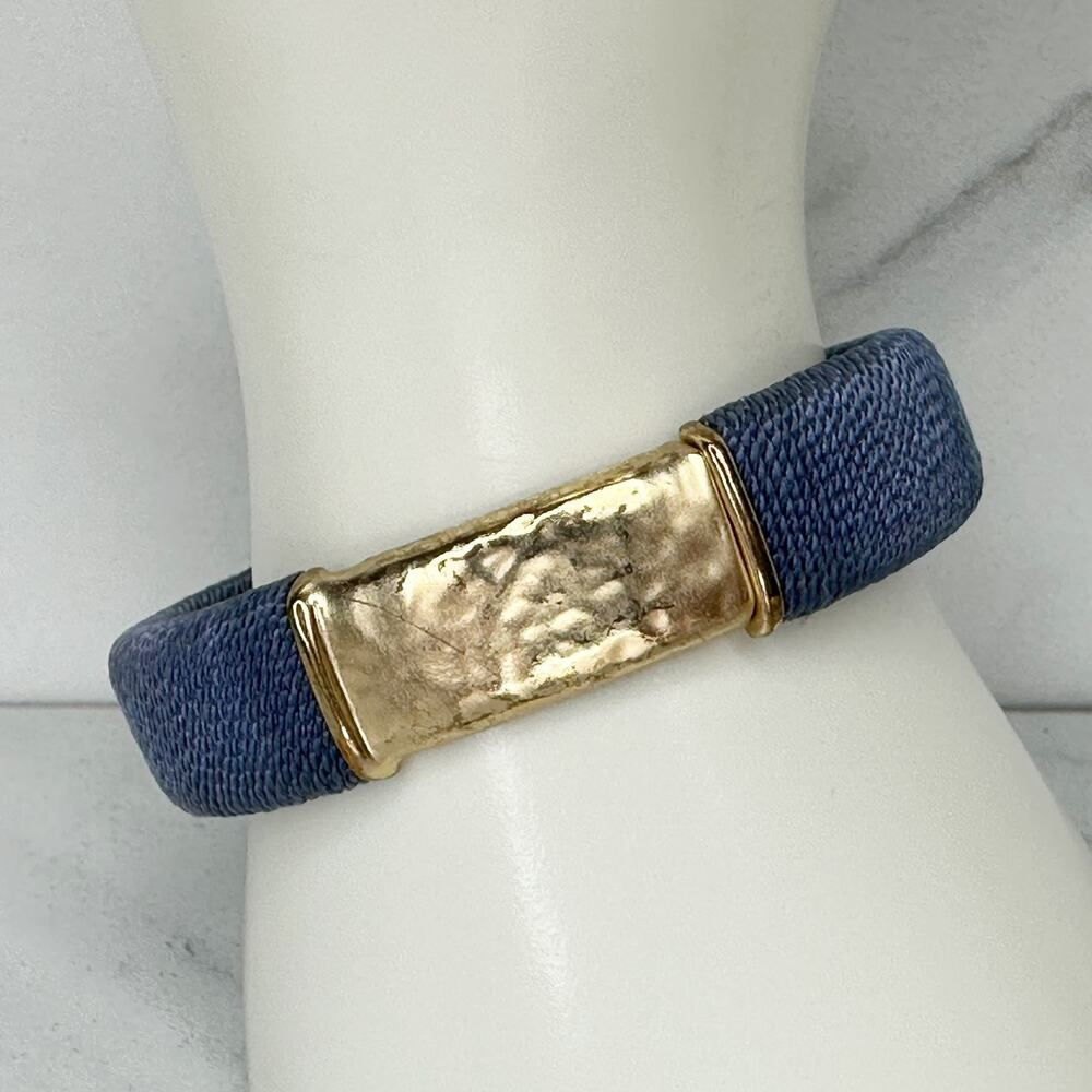 Chico's Blue Woven Cord Bangle Bracelet Textured Gold Tone Plate Magnetic ✨